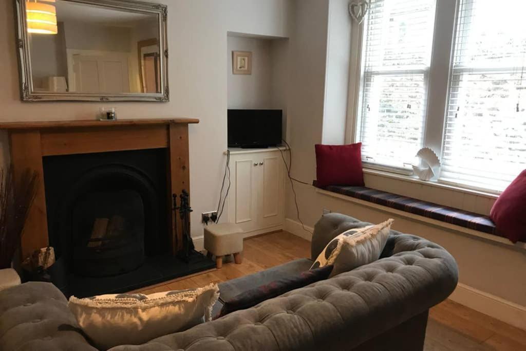 8A Tweed Cottage, Just Off The High St In Peebles Εξωτερικό φωτογραφία